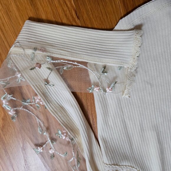 Altar'd State Cream Ribbed Crop Top with Lacy Long Sleeves Size M - Picture 2 of 6